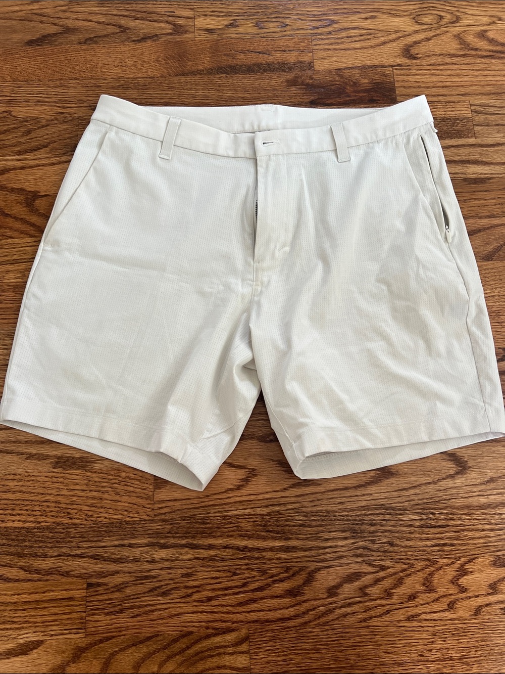 Lululemon Men's Cream Performance Stretch Shorts